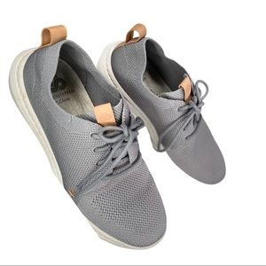 Clarks gray Cloud stepper size 7